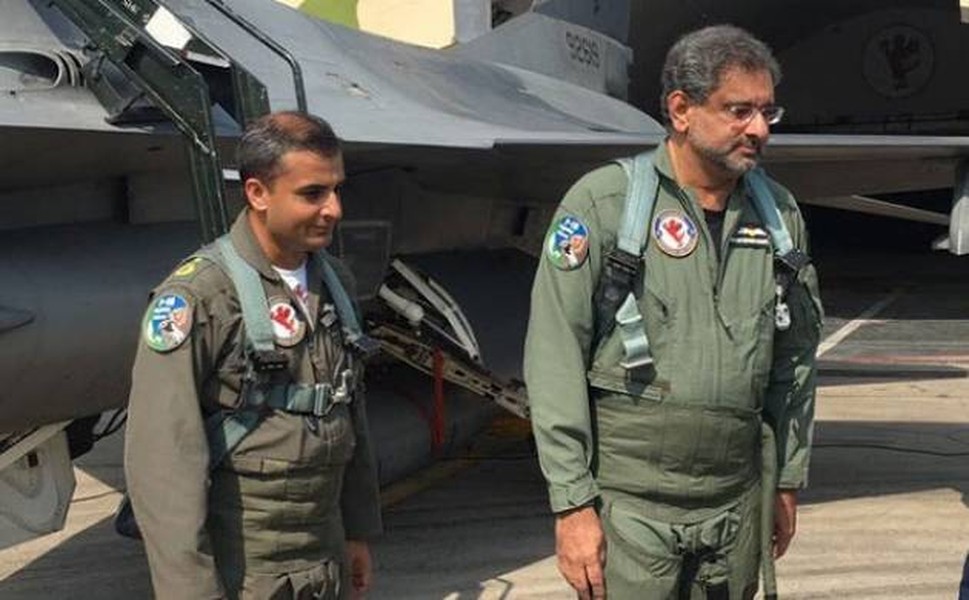 [ẢNH] F-16D Pakistan bị MiG-21 bắn hạ, phi công nhảy dù nhưng bị dân đánh chết vì nhầm?