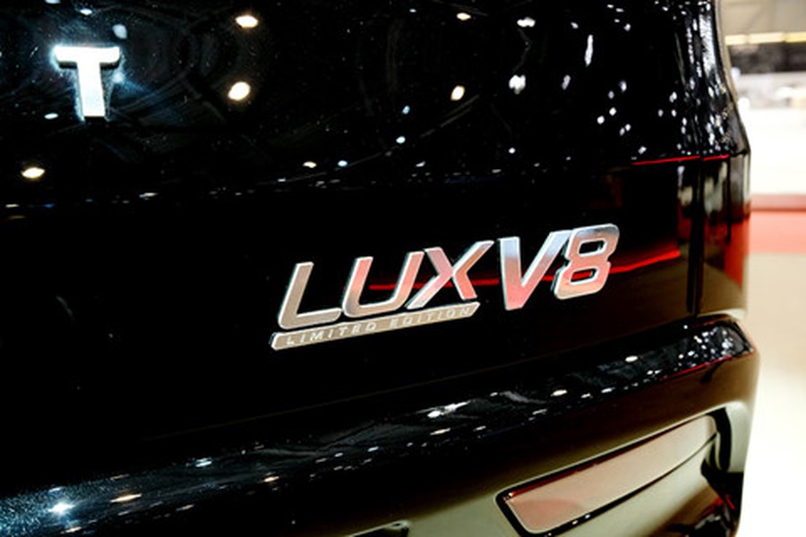 [ẢNH] SUV của VinFast với phiên bản LUX V8 với động cơ mạnh mẽ bất ngờ ra mắt