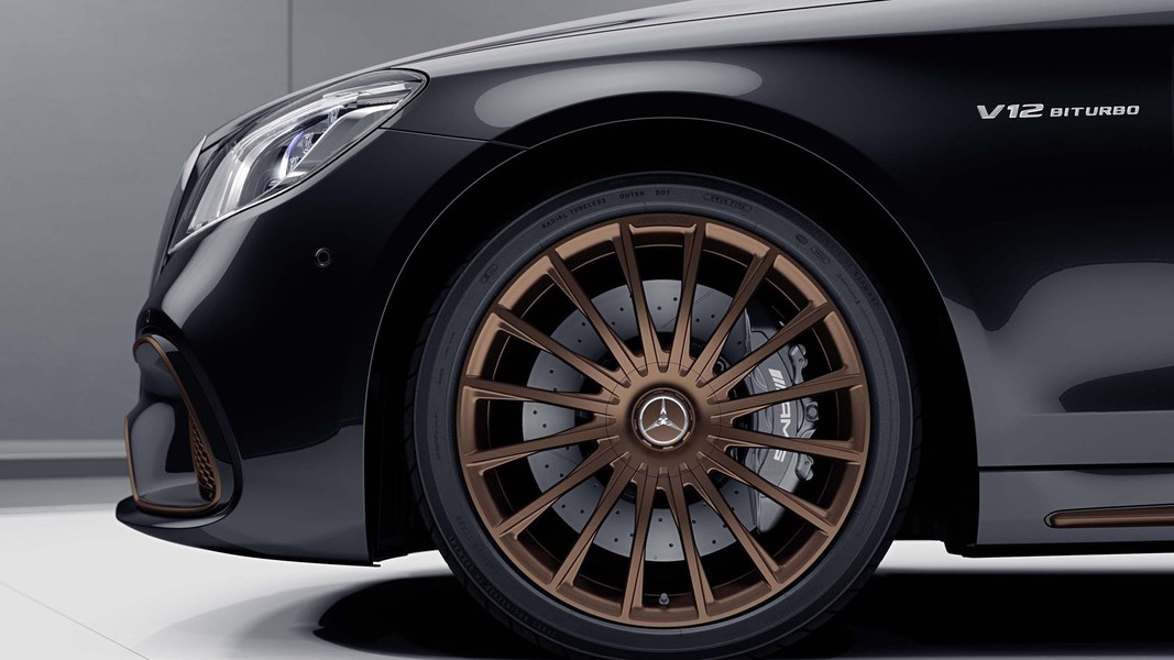 [ẢNH] Chỉ có 130 ‘Thiên Nga đen’ Mercedes-AMG S 65 Final Edition V12 được sản xuất