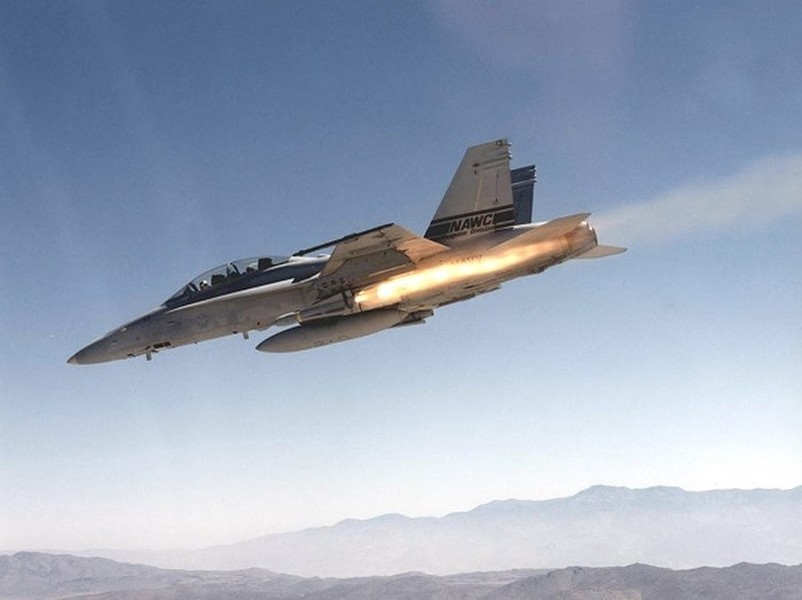 [ẢNH] S-400 trước nguy cơ bị tiêm kích F/A-18G Mỹ vô hiệu hóa?!