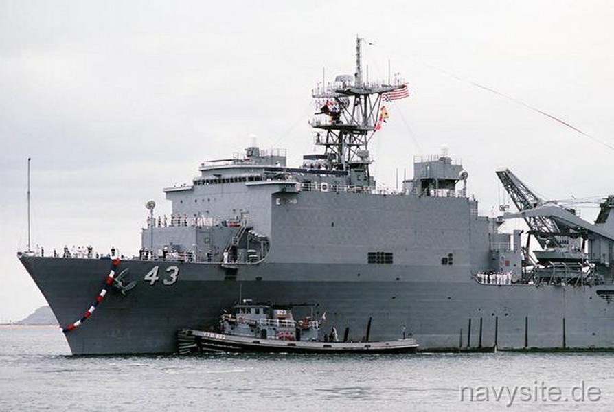 [ẢNH] Chiến hạm Mỹ bị buộc phải lênh đênh trên biển 2 tháng, vì sao?