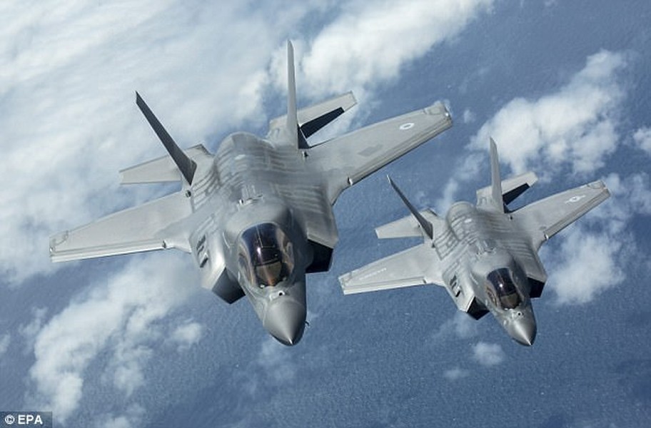 [ẢNH] Chiến đấu cơ F-35B Mỹ thực hiện màn 'Voi đi bộ' trước khi điều tới Biển Đông