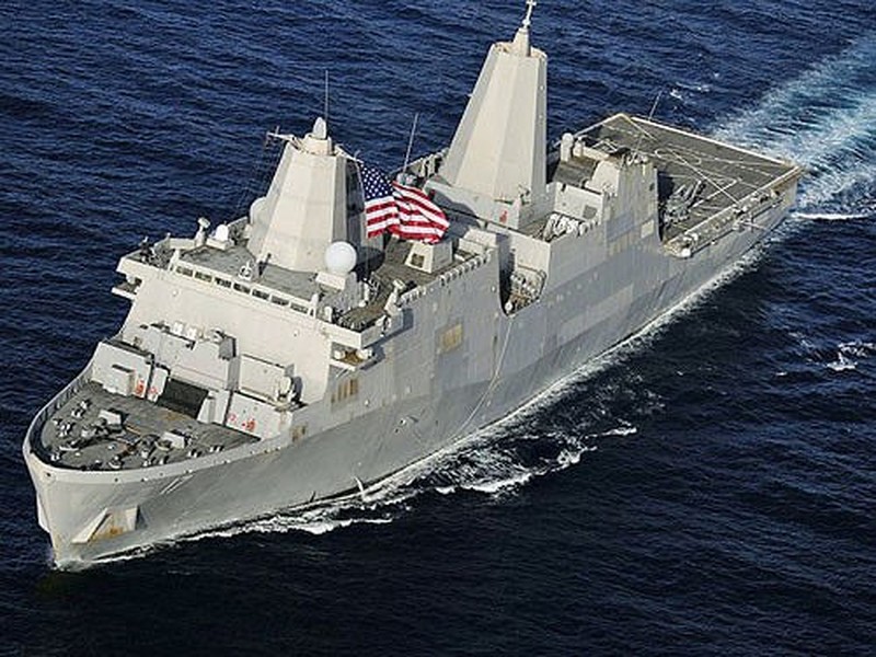 [ẢNH] Mỹ bất ngờ điều thêm tàu đổ bộ khổng lồ áp sát Iran