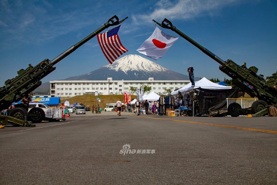 [ẢNH] Siêu lựu pháo mạnh nhất thế giới bất ngờ xuất hiện tại chân núi Phú Sĩ