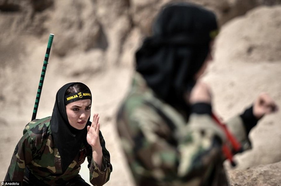 [ẢNH] Đội nữ đặc nhiệm sát thủ Iran bất ngờ lộ diện giữa tình hình căng thẳng với Mỹ