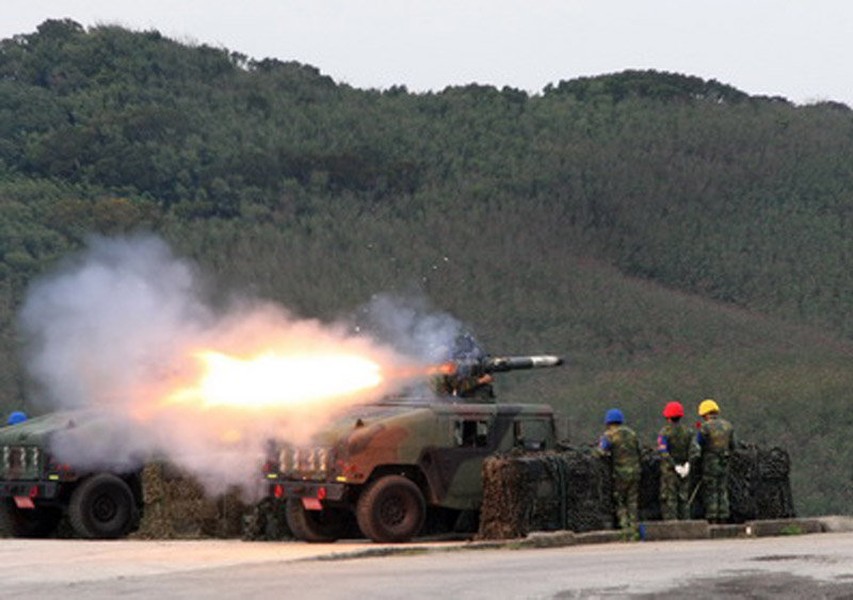 [ẢNH] Trung Quốc toát lạnh khi Đài Loan đề nghị Mỹ bán 1240 'sát thủ chống tăng' TOW