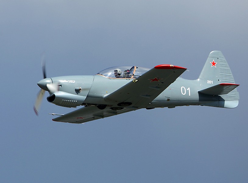 [ẢNH] Yak-152, sự thay thế hoàn hảo cho 