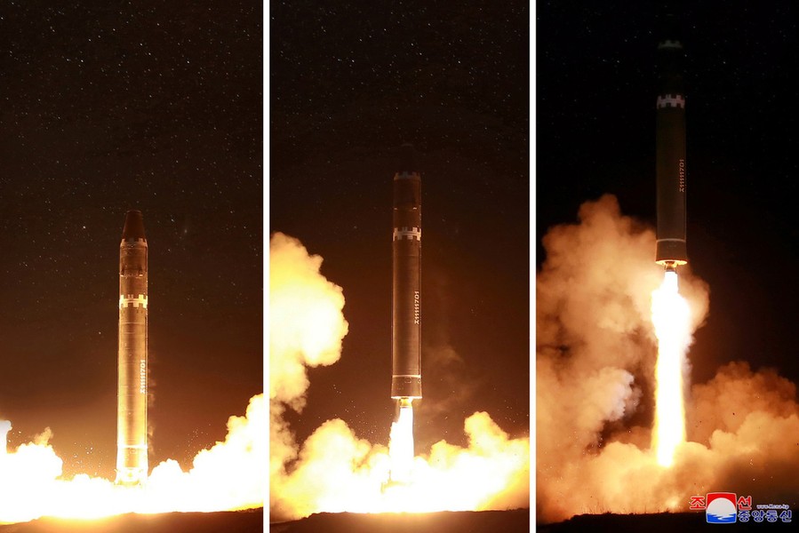 [ẢNH] Mỹ bất ngờ thừa nhận sức mạnh tên lửa Hwasong-15 của Triều Tiên