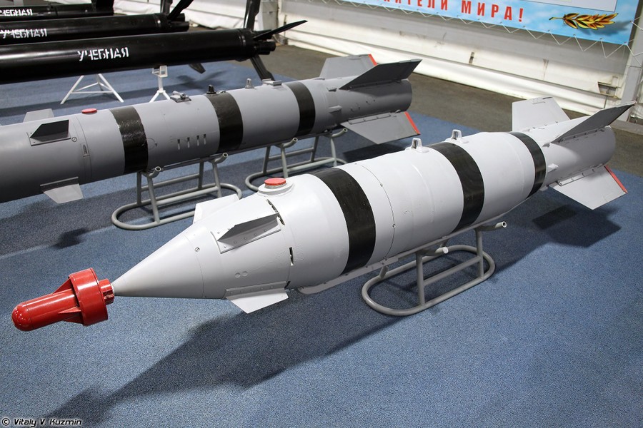 [ẢNH] Gỡ thế bí tại Syria, Nga dùng siêu bom nặng 1,5 tấn dẫn đường laser