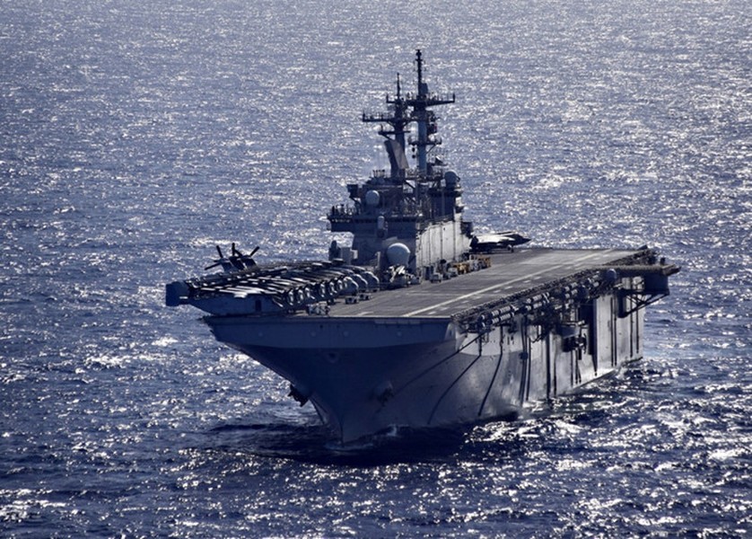 [ẢNH] Siêu tàu đổ bộ cùng F-35B của Mỹ rầm rập tập trận tại cửa ngõ biển Đông