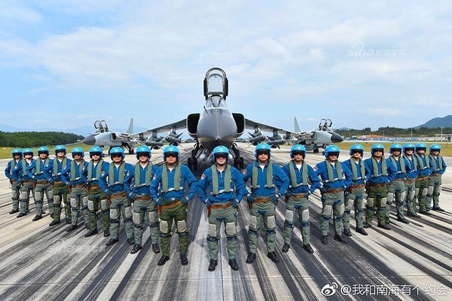 [ẢNH] Trung Quốc tự tin mang cường kích JH-7A sang Nga thi đấu, liệu có gặp thảm họa?