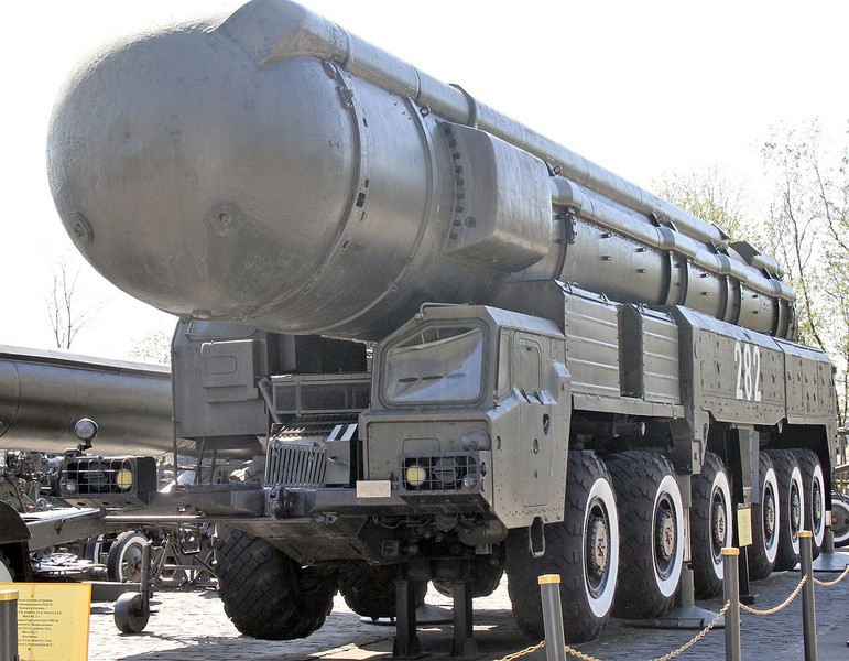 [ẢNH] Nga sẽ dùng tên lửa hạt nhân RSD-10 để đáp trả Mỹ?