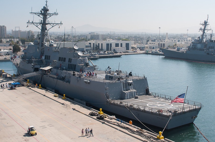 [ẢNH] Chiến hạm Mỹ tiếp tục tuần tra bảo vệ tự do hàng hải ở Biển Đông