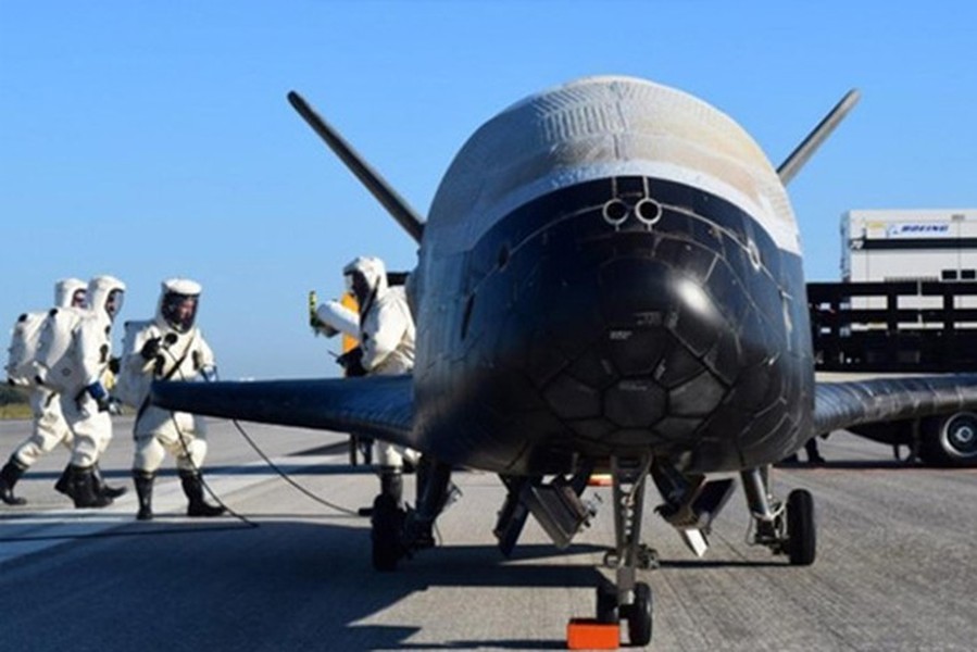 [ẢNH] Máy bay tuyệt mật X-37B Mỹ vô hiệu hóa đòn tấn công tàu sân bay từ Trung Quốc?