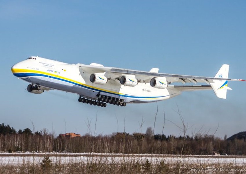 [ẢNH] ‘Quái vật bầu trời’ An-225 Liên Xô, lực lưỡng nhưng khó dùng