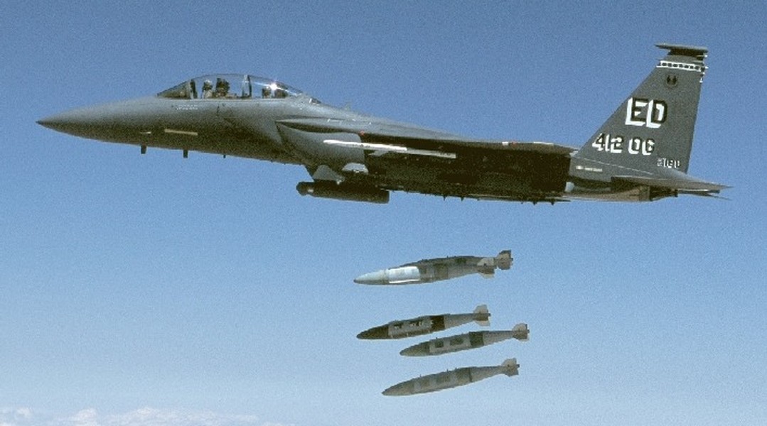[ẢNH] Tại sao Mỹ lại dùng F-15 và F-35 mang theo hàng chục tấn bom để hủy diệt 