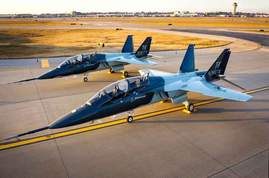 [ẢNH] T-7 Red Hawk - trường dạy bay trên không cho phi công chiến đấu cơ F-22 và F-35 Mỹ
