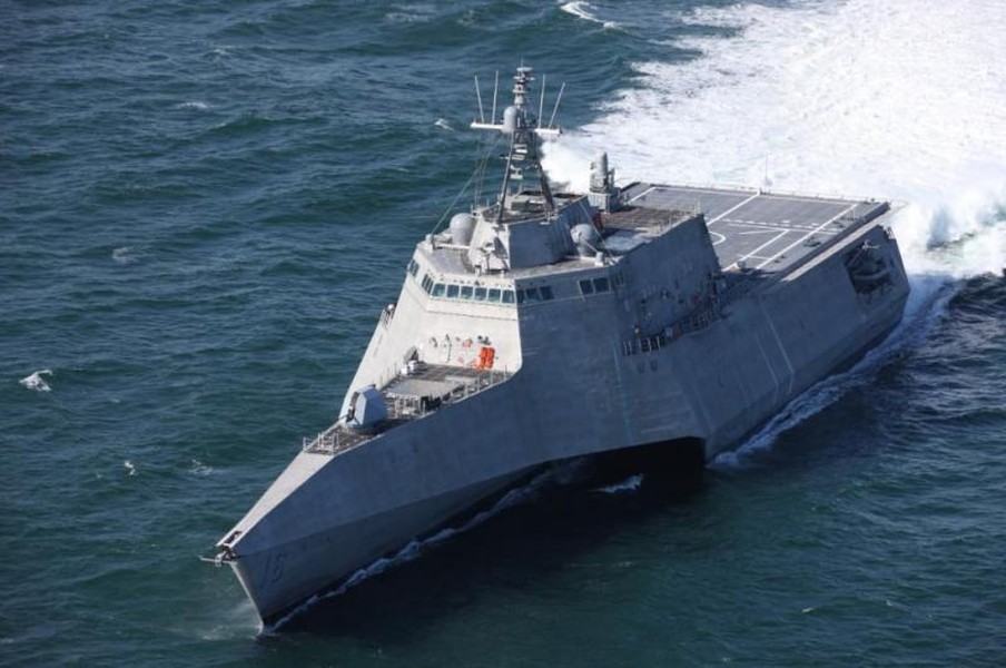 [ẢNH] Chiến hạm 3 thân Mỹ 'xé sóng' thị uy sức mạnh trên biển Đông