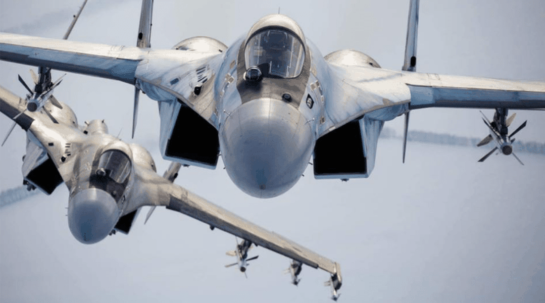 [ẢNH] 'Quái thú' Su-35 vừa vụt lao lên đánh chặn chiến đấu cơ Israel