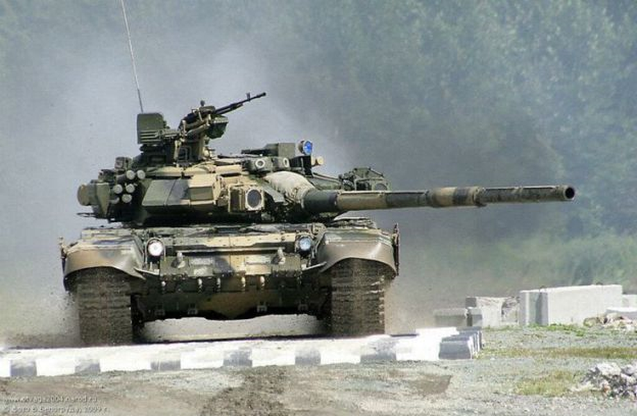 [ẢNH] Sức mạnh từ 'chiến tăng' T-90S Việt Nam vừa xuất hiện