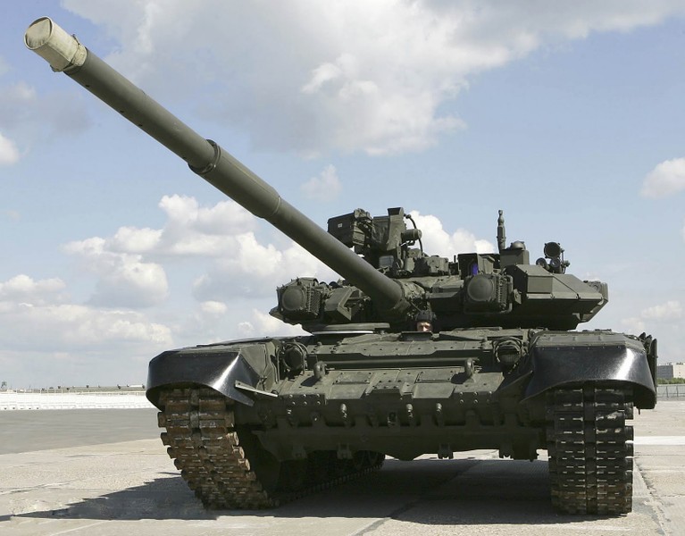 [ẢNH] Sức mạnh từ 'chiến tăng' T-90S Việt Nam vừa xuất hiện