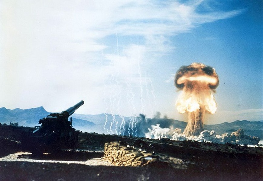 [ẢNH] Sức mạnh hủy diệt của pháo hạt nhân Mỹ có thể khiến mọi thứ 'bốc hơi'
