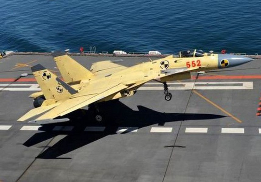 [ẢNH] Tiêm kích J-15 bị ví như 'thanh kiếm cùn' của tàu sân bay Trung Quốc
