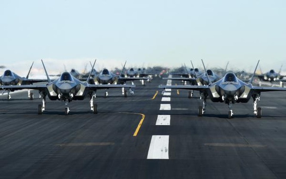[ẢNH] Mỹ ồ ạt đưa 52 'chiến thần' F-35A tập trận lớn nhất lịch sử, đề phòng chiến tranh
