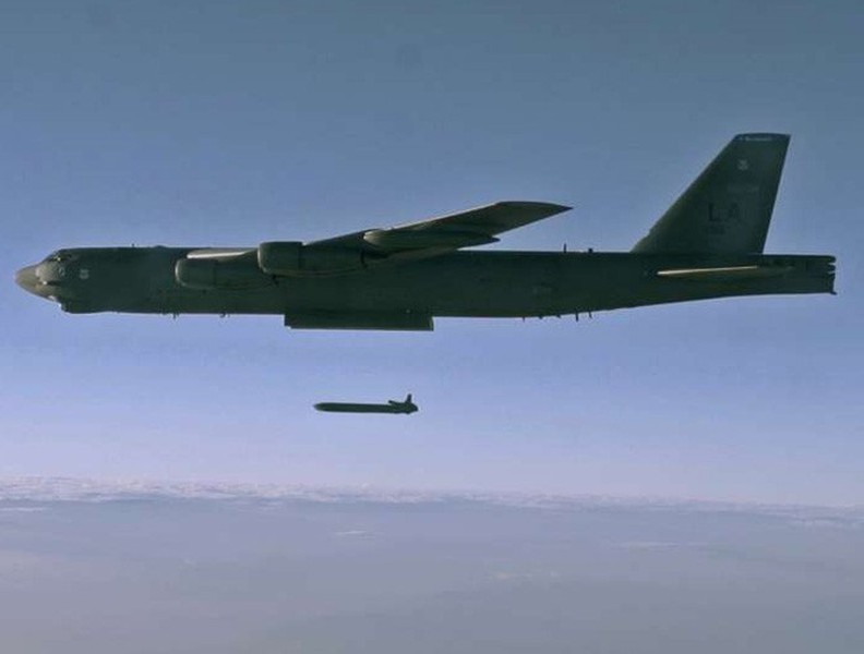 [ẢNH] Loại bỏ bom hạt nhân, B-52 vẫn giữ lại 