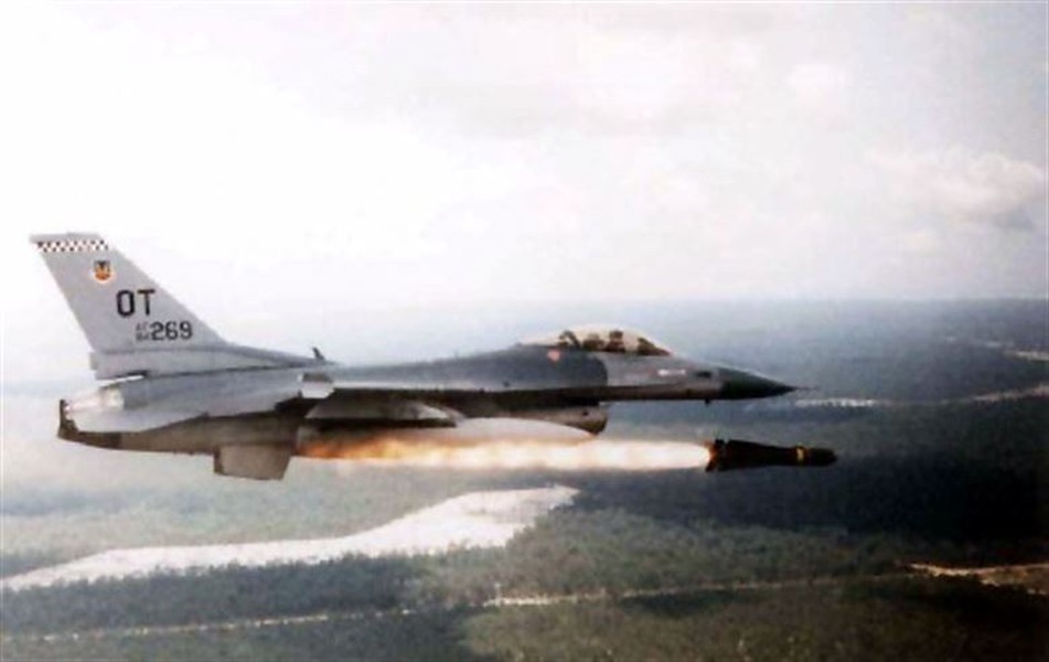 [ẢNH] Mỹ ngưng cấp sát thủ không đối đất AGM-65 cho F-16 Iraq