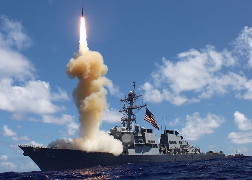 [ẢNH] Mỹ sắm tới gần 800 tên lửa SM-6 để làm gì?