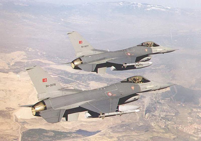 [ẢNH] Tên lửa AIM-120 Mỹ trên F-16 Thổ Nhĩ Kỳ khiến Nga-Syria lo lắng