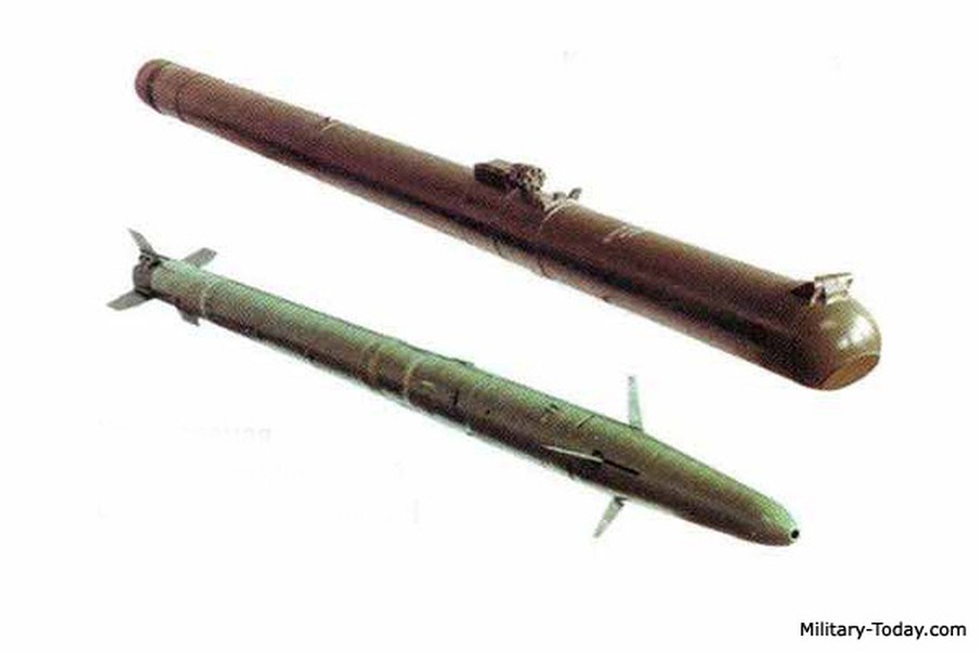 [ẢNH] Tên lửa chống tăng trên Su-25 Nga vừa ‘chẻ đôi’ máy bay ném bom khổng lồ