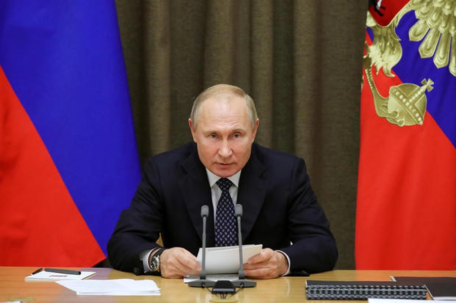 [ẢNH] Tổng thống Putin được bảo vệ đặc biệt 24/24 giờ trước dịch Covid-19