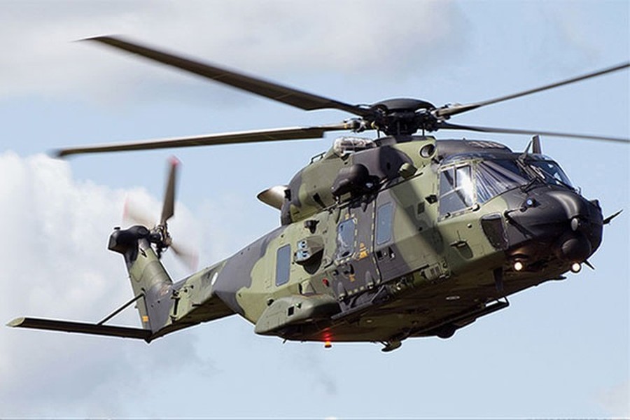 [ẢNH] Pháp huy động cả trực thăng chiến đấu chở bệnh nhân Covid-19 sang Đức