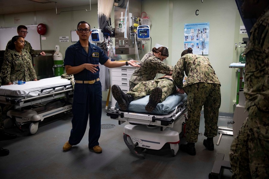 [ẢNH] Bên trong siêu tàu bệnh viện 1.000 giường đến giúp New York chống dịch Covid-19