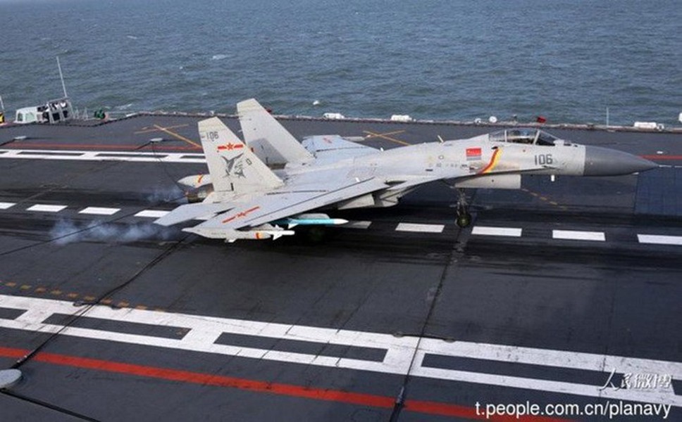 [ẢNH] Tiêm kích hạm J-15 trên tàu sân bay Trung Quốc bị coi là 