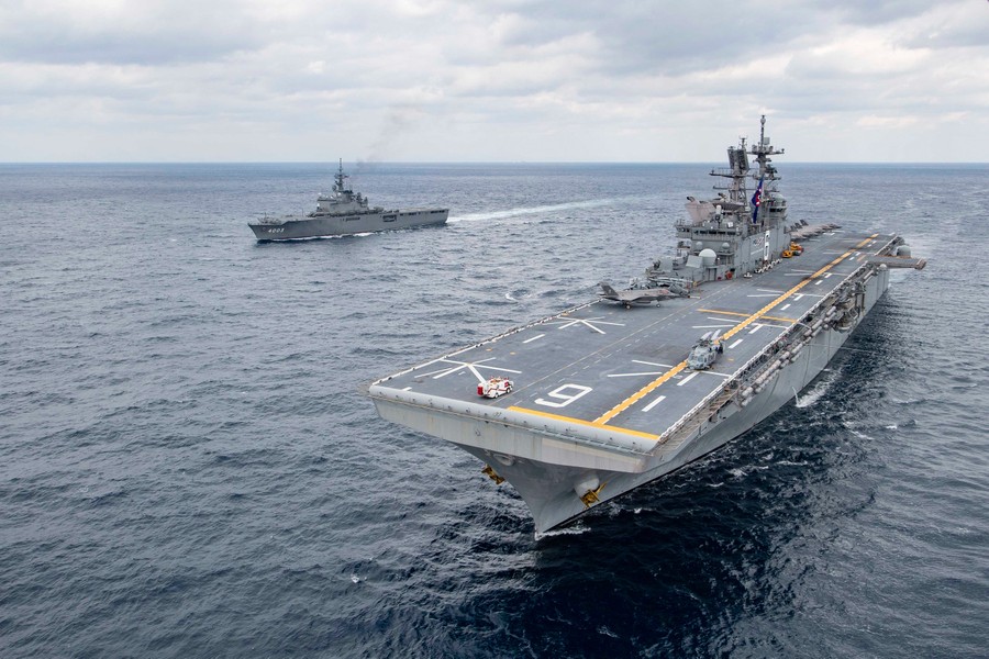 [ẢNH] Mỹ xác nhận 2 chiến hạm đang hoạt động trên Biển Đông