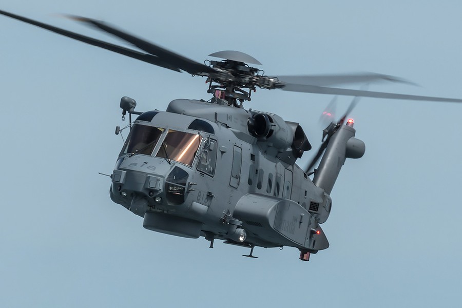 [ẢNH] Siêu trực thăng quân sự Canada mất tích trên biển