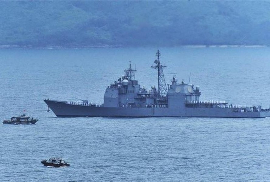 [ẢNH] Chiến hạm Mỹ tuần tra tự do hàng hải sát quần đảo Hoàng Sa, Trường Sa