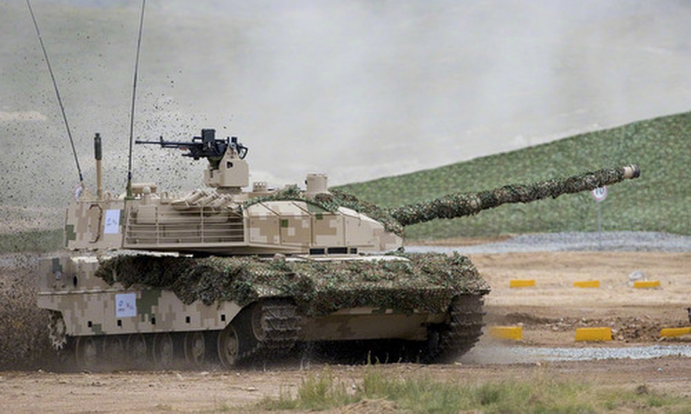 [ẢNH] Căng thẳng với Ấn Độ, Trung Quốc đem xe tăng mới biên chế lên áp sát biên giới