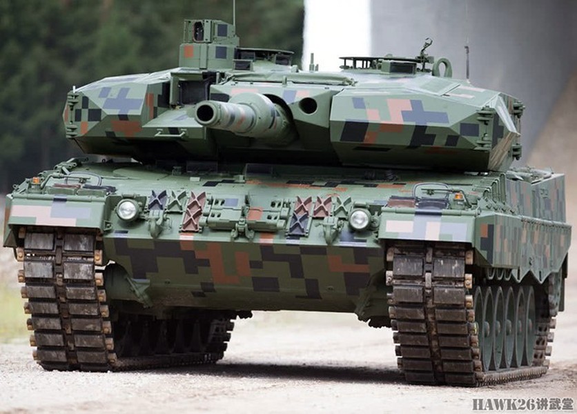 [ẢNH] Ba Lan tiếp nhận xe tăng cực mạnh từ Đức, sẵn sàng đối trọng với T-14 Armata Nga