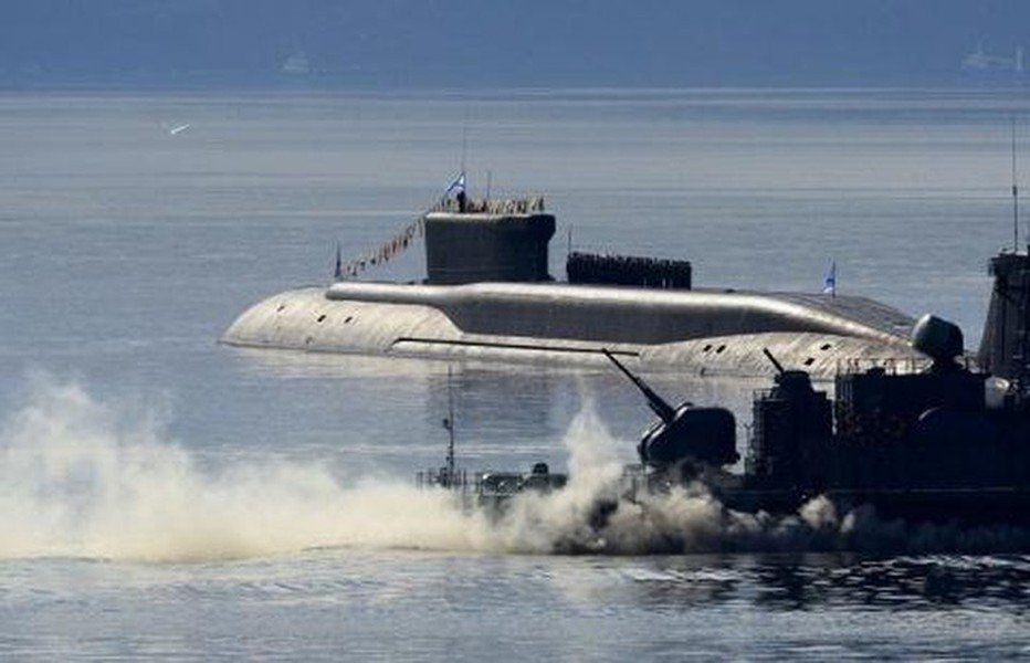 [ẢNH] Nga chính thức biên chế siêu tàu ngầm hạt nhân mạnh nhất thế giới