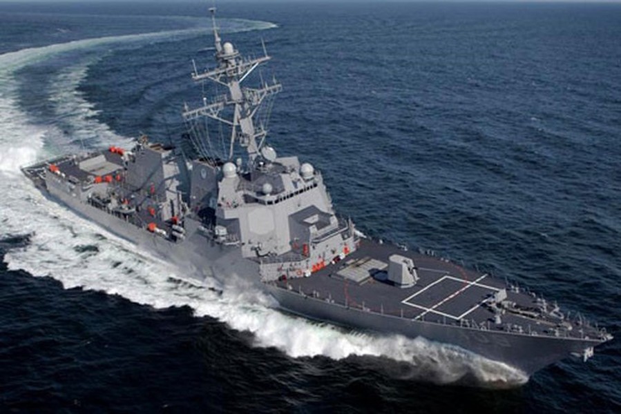 [ẢNH] Khu trục hạm Mỹ mang đầy tên lửa Tomahawk áp sát hải phận Venezuela