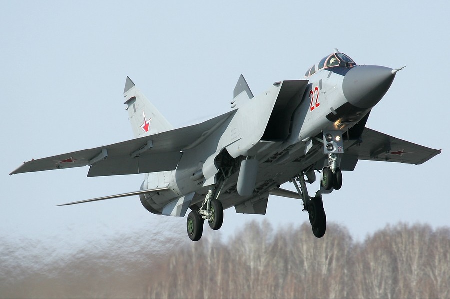 [ẢNH] Quan chức Nga bán tiêm kích MiG-31 cho bạn thân với giá... ngang bát phở