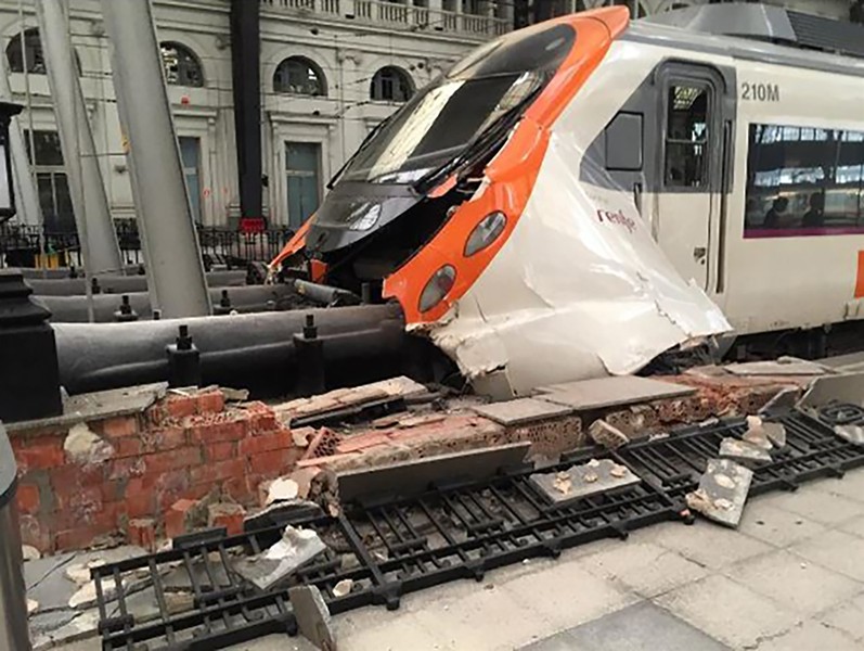 Tai nạn tàu hỏa tại Tây Ban Nha: Số người bị thương tăng cao