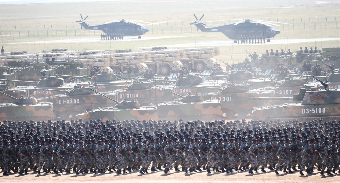 Hoành tráng lễ duyệt binh chào mừng 90 năm ngày thành lập quân đội Trung Quốc