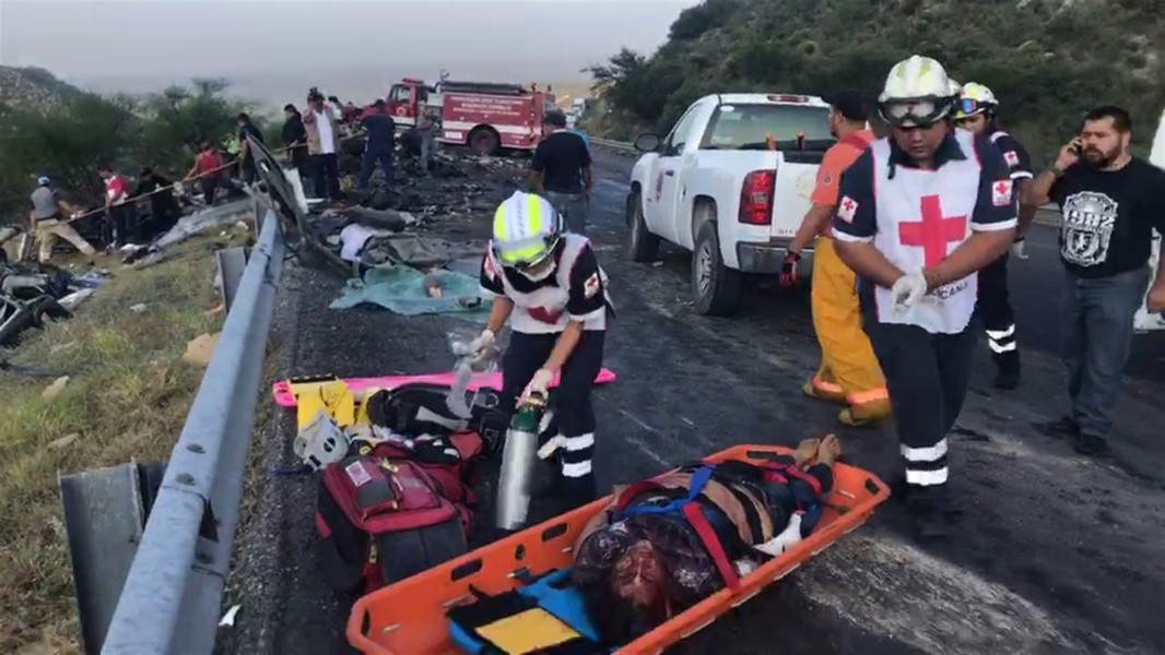 Tai nạn thảm khốc tại Mexico, 10 người chết, 16 người bị thương