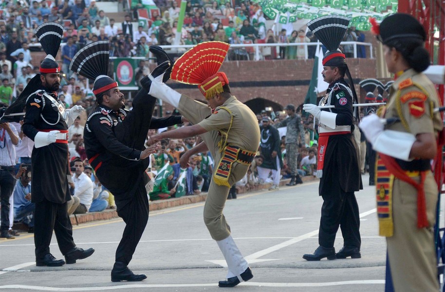 Hoành tráng các màn trình diễn kỷ niệm 70 năm Ngày Độc lập Pakistan