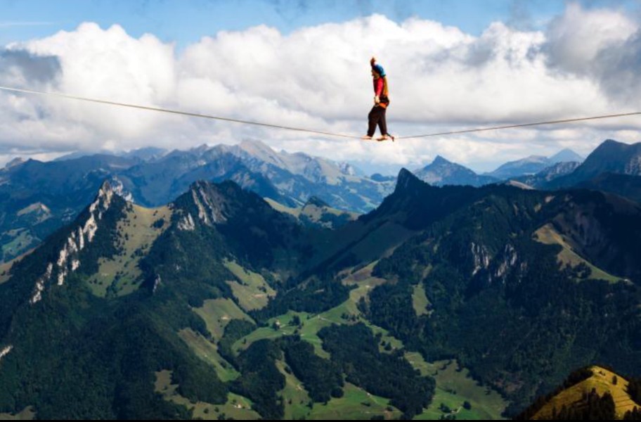 Những kẻ liều mạng sống đi trên dây qua đỉnh núi An-pơ, Thụy Sĩ